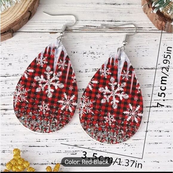 Christmas earrings snowflake plaid Pu leather dangle new e67 - Picture 3 of 3